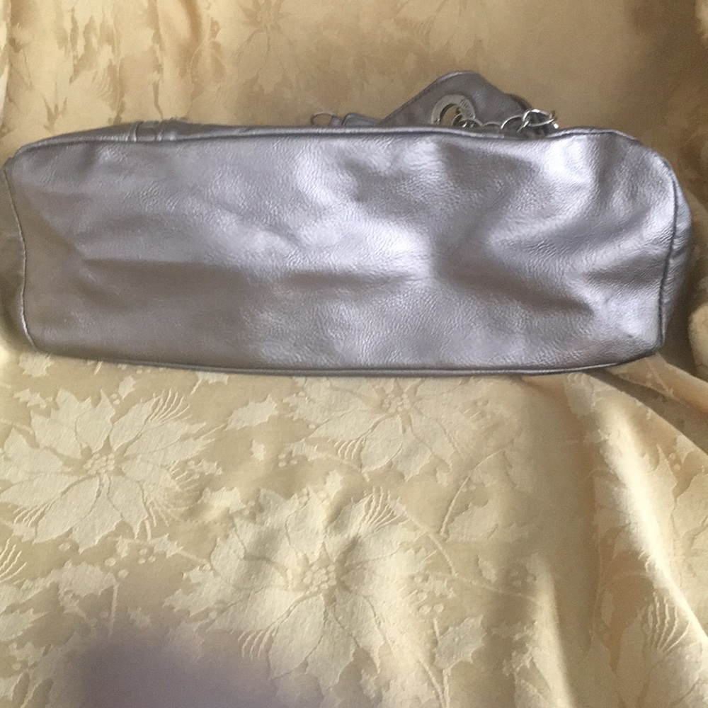 Handbag - Picture 2 of 3
